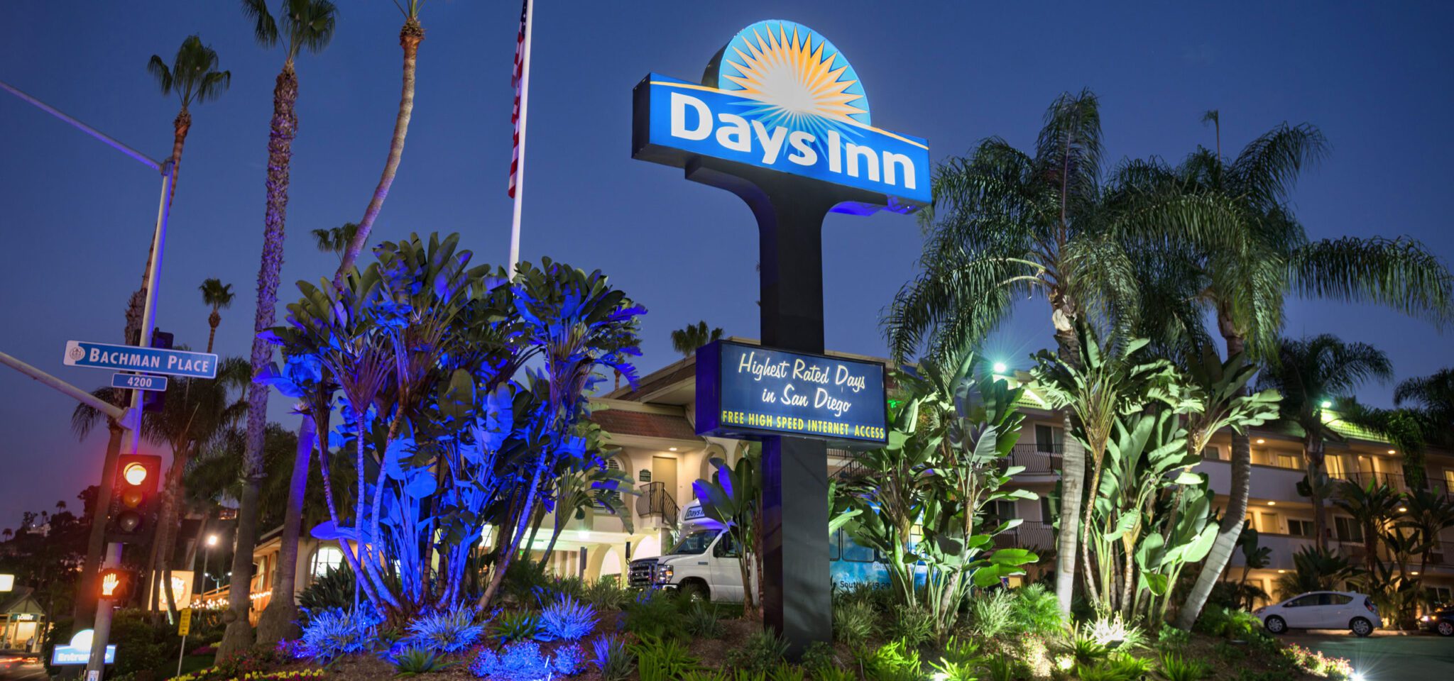 Days Inn sign at night