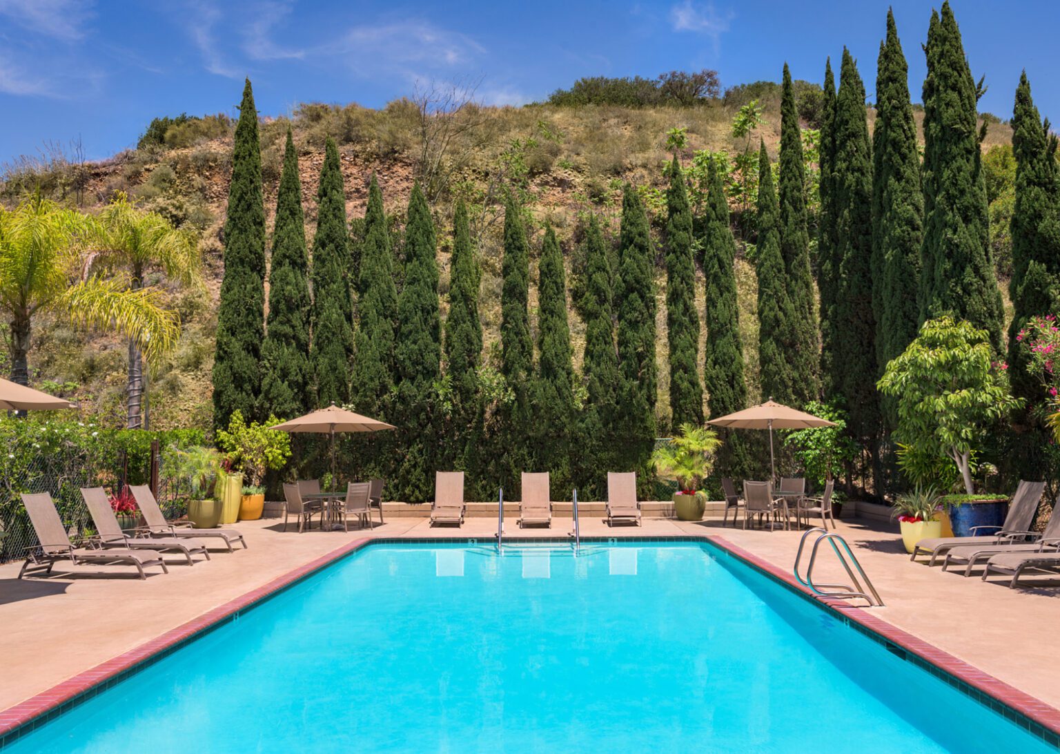 the swimming pool at Days Inn