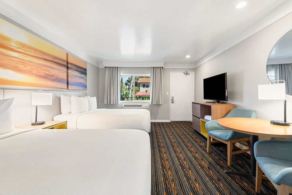 Standard With Kitchenette Two Queen Room